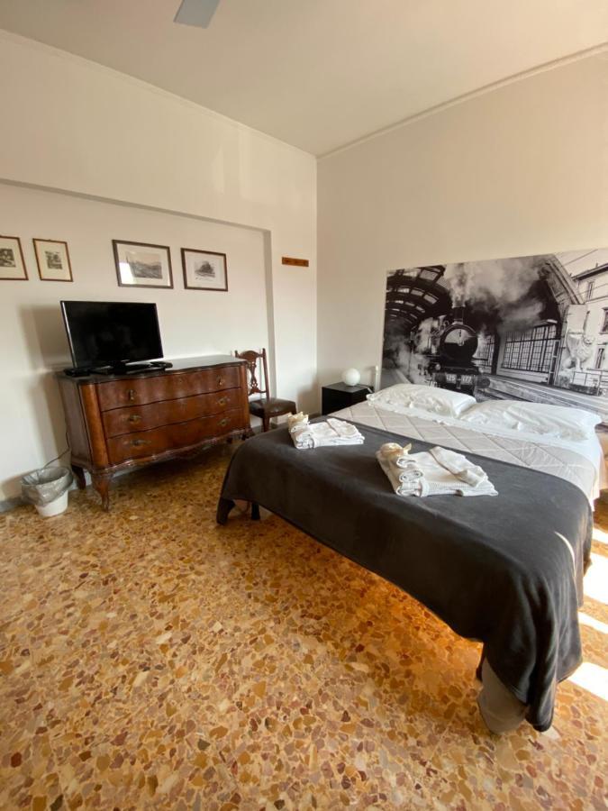 B&B Del Viaggiatore Sarzana Exteriör bild