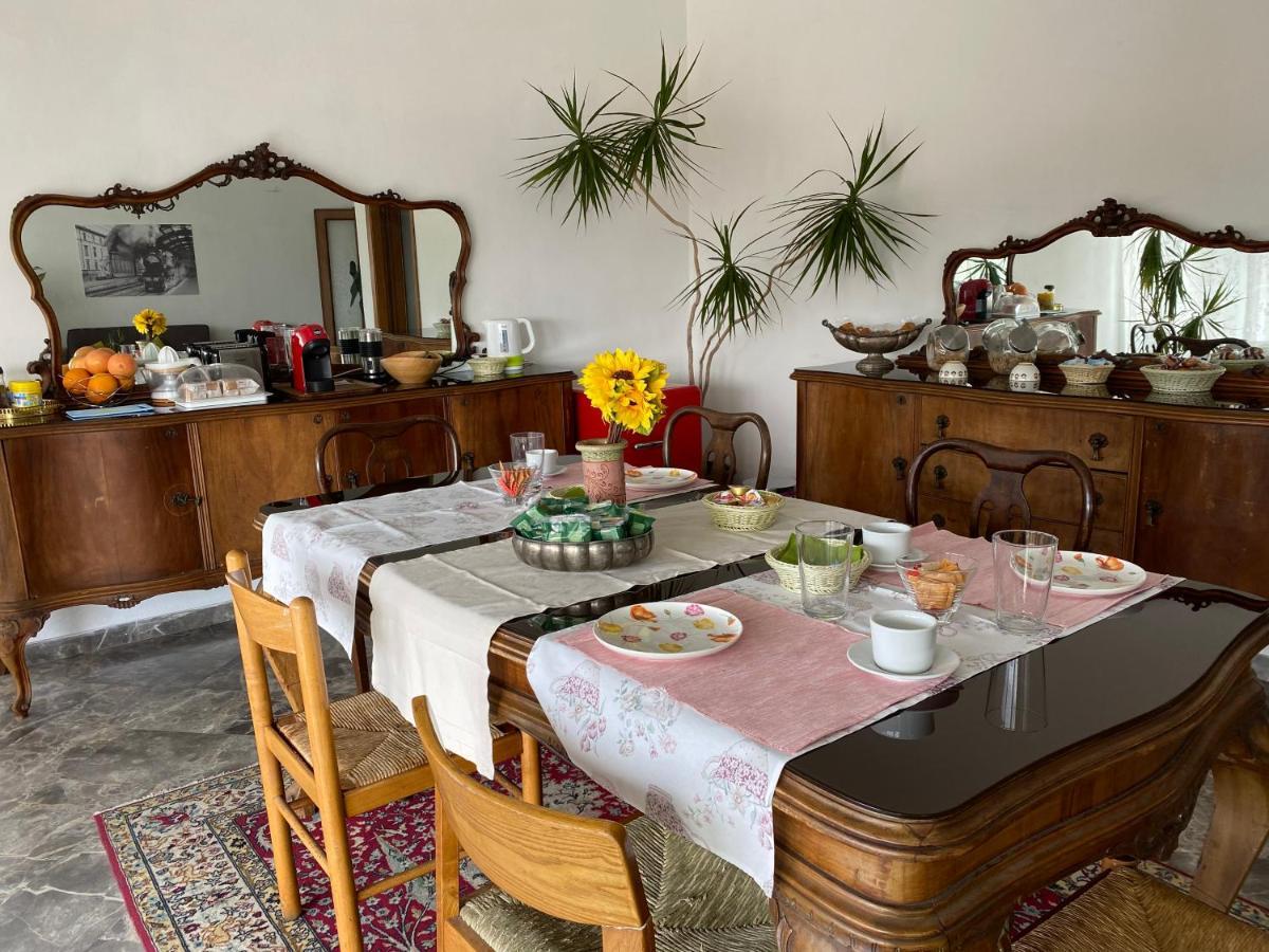 B&B Del Viaggiatore Sarzana Exteriör bild
