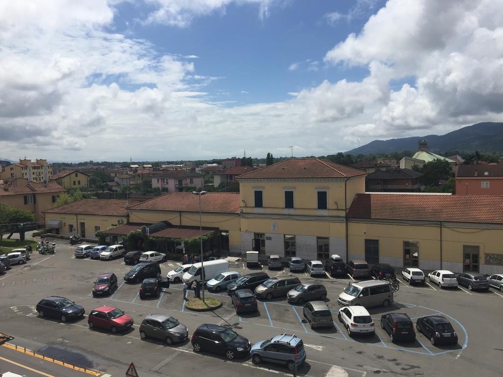 B&B Del Viaggiatore Sarzana Exteriör bild