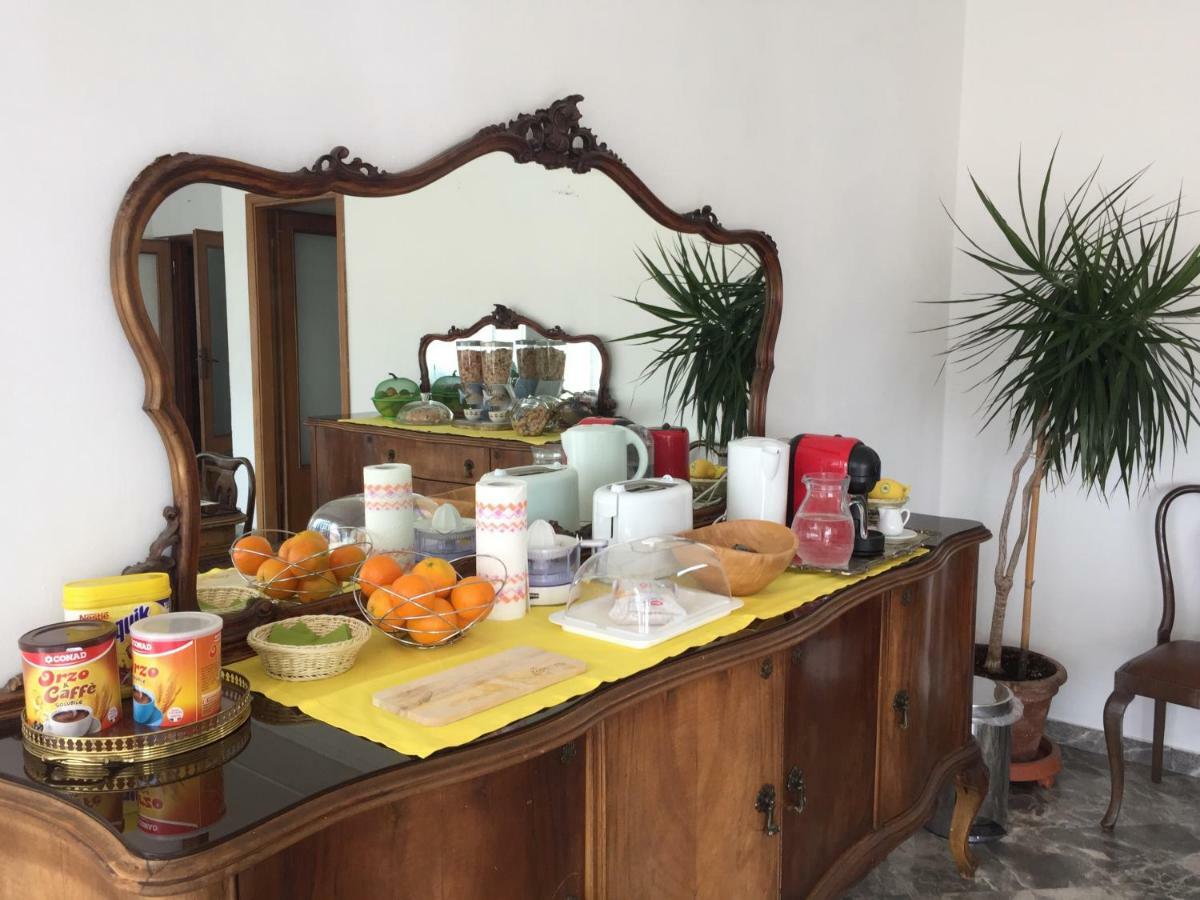 B&B Del Viaggiatore Sarzana Exteriör bild