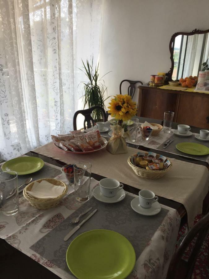 B&B Del Viaggiatore Sarzana Exteriör bild