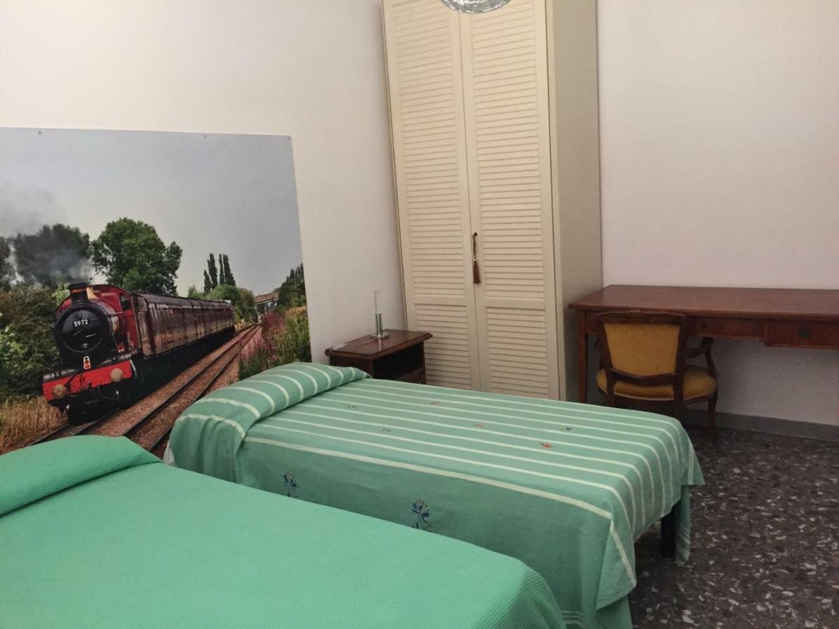B&B Del Viaggiatore Sarzana Exteriör bild